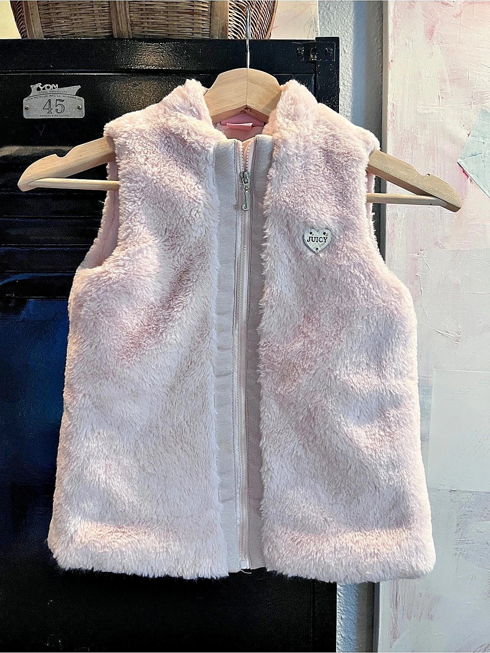 Juicy Couture Girls Size 6 Pink Faux Fur Vest Like New